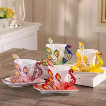 유럽 스타일의 세라믹 커피 컵은 창조적인 뼈 중국 3D 에나멜을 사기그릇 차 한잔을 가진 접시 숟가락 선물 컵