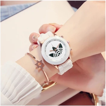 새로운 여자 시계 럭셔리 브랜드에 높은 품질의 석영 운동은 간단한 개성을 디지털 방식으로 석영 시계 사탕 색깔 뜨거운 여성용 시계